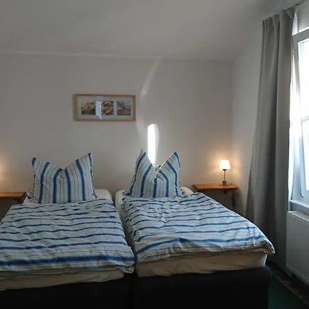 Haus Quisisana 45497 Goehren (Ruegen)